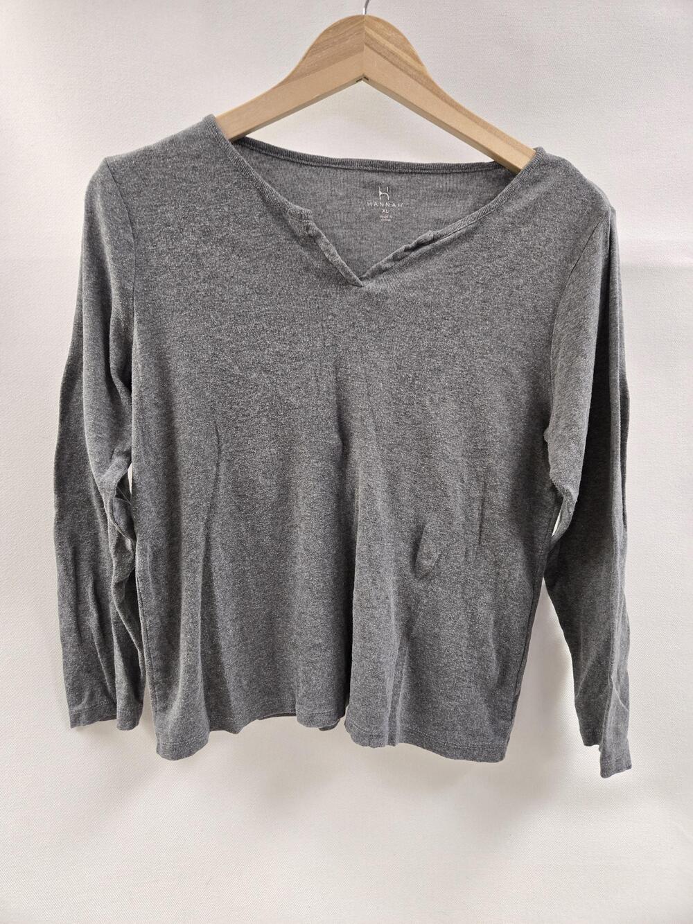 Hannah Sweater Womens XL Gray Long Sleeve Distressed V Neck Pullover Top Casual